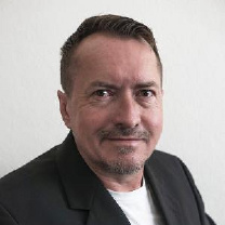  Kamil Dolinek