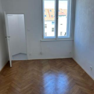 Pronájem bytu 1+kk a garsoniéry 21 m² Praha Vršovice, Žitomírská