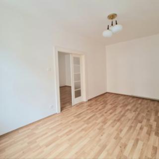 Pronájem bytu 3+1 80 m² Praha