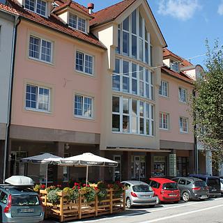 Pronájem bytu 4+1 91 m² Hluboká nad Vltavou