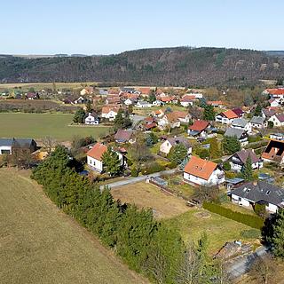 Prodej stavební parcely 593 m² Skryje