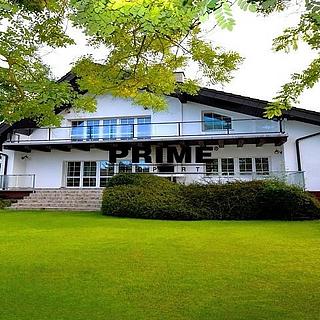 Pronájem rodinného domu 300 m² Průhonice, Sadová