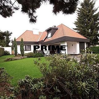 Pronájem rodinného domu 417 m² Praha