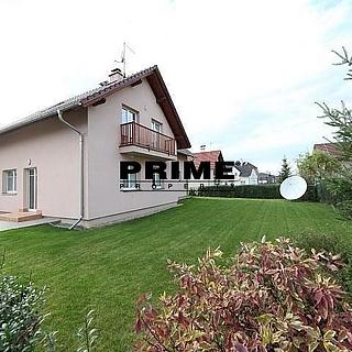 Pronájem rodinného domu 192 m&sup2; Průhonice