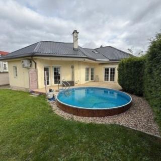 Pronájem rodinného domu, 145m²