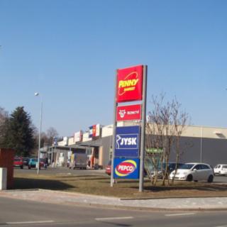Pronájem obchodu 220 m² Dvůr Králové nad Labem