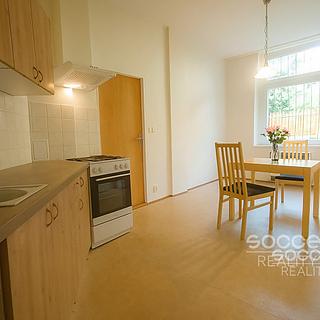 Pronájem bytu 1+1 42 m&sup2; Praha