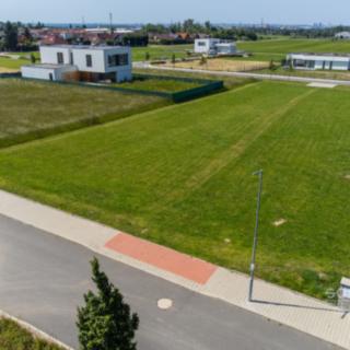 Prodej stavební parcely 1 239 m² Vestec, Čechova