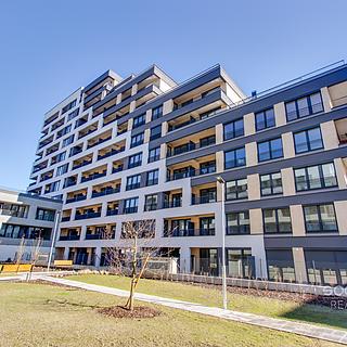 Pronájem bytu 1+kk a garsoniéry 32 m² Praha Hloubětín, Poděbradská