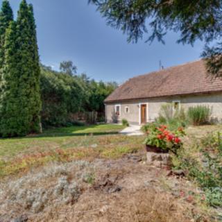 Pronájem rodinného domu 100 m² Zlatníky-Hodkovice Zlatníky, Náves sv. Petra a Pavla