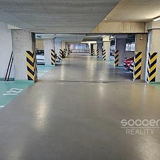 Pronájem garáže 15 m² Praha Střížkov, Zakšínská
