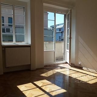Pronájem bytu 2+kk 50 m² Praha Podolí, Pravá