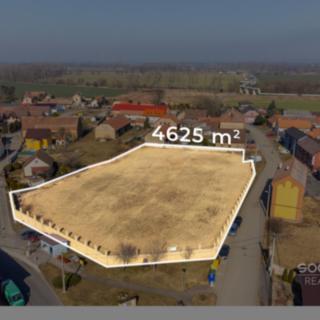 Prodej stavební parcely 4 625 m² Zálezlice