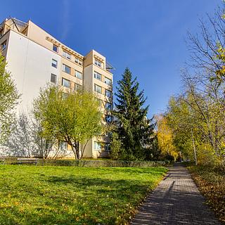 Prodej bytu 3+1 63 m² Praha Kobylisy, Šimůnkova