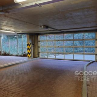 Pronájem garáže 20 m² Praha Střížkov, Zakšínská
