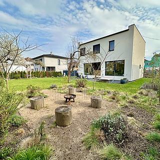 Prodej rodinného domu 213 m&sup2; Praha