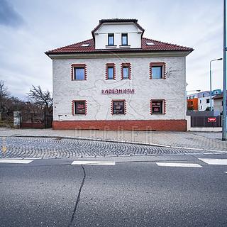 Prodej rodinného domu 324 m² Praha Suchdol, Kamýcká