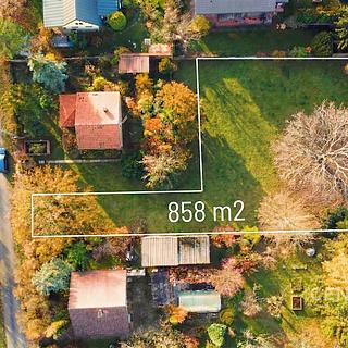 Prodej stavební parcely 858 m² Řitka