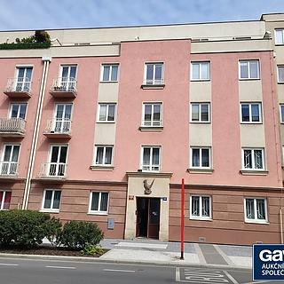 Pronájem bytu 1+kk, garsoniery 37 m&sup2; Praha