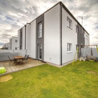 Prodej bytu 3+kk 71 m² Vochov