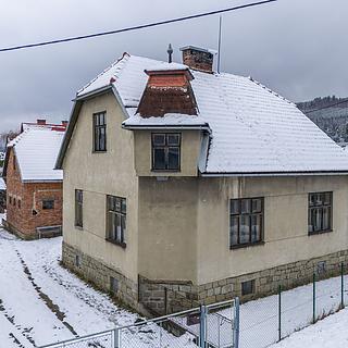 Prodej rodinného domu 100 m&sup2; Hovězí