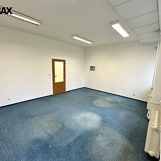 Pronájem kanceláře 28 m&sup2; Vsetín