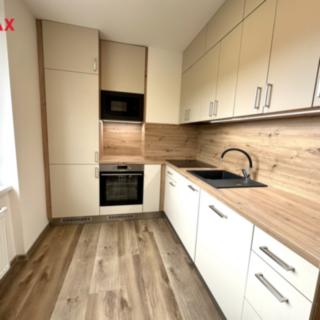 Pronájem bytu 2+1 52 m² Vsetín, Těšíkov
