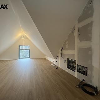 Pronájem bytu 2+kk 100 m² Valašské Meziříčí, Vsetínská