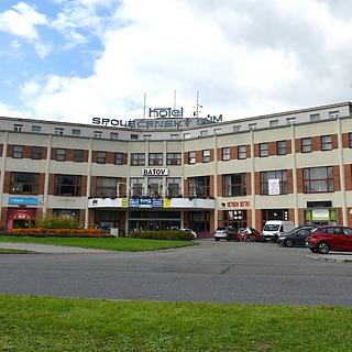 Prodej hotelu a penzionu 2 735 m² Otrokovice, tř. Spojenců