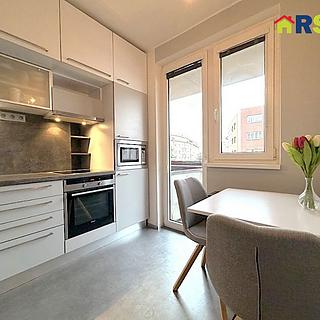 Pronájem bytu 1+1 30 m&sup2; Hradec Králové