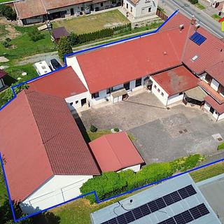 Pronájem výrobního objektu 1000 m² Stěžery