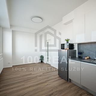 Pronájem bytu 1+kk, garsoniery 27 m² Hradec Králové