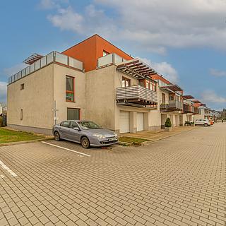 Pronájem bytu 3+kk 74 m&sup2; Hradec Králové