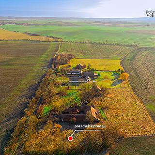 Prodej stavební parcely 986 m² Běchary Běchárky