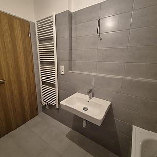 Pronájem bytu 1+kk a garsoniéry 40 m² Liberec, Švermova