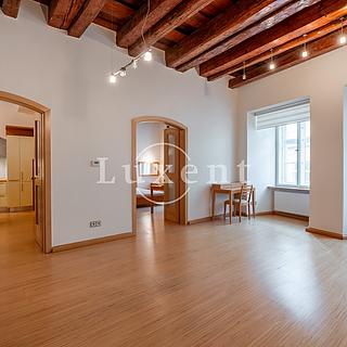 Pronájem bytu 2+1 80 m² Praha