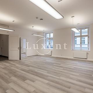 Pronájem kanceláře 156 m&sup2; Praha