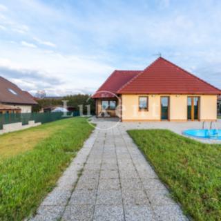 Pronájem rodinného domu 160 m² Červený Újezd