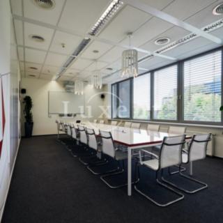 Pronájem kanceláře 166 m² Praha