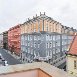 Pronájem kanceláře 117 m² Praha
