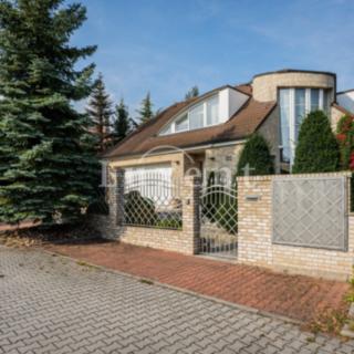 Prodej vily 425 m² Praha Benice, U zahrádek