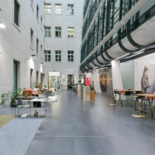Pronájem kanceláře 243 m² Praha