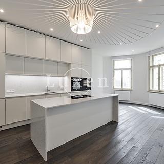 Pronájem bytu 4+kk 137 m&sup2; Praha