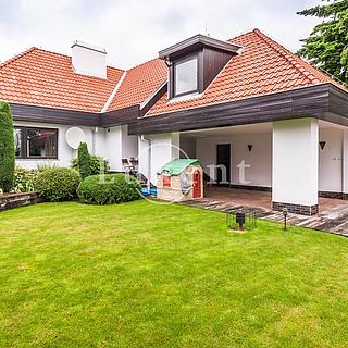 Pronájem rodinného domu 417 m² Praha Kunratice, Ke hrádku