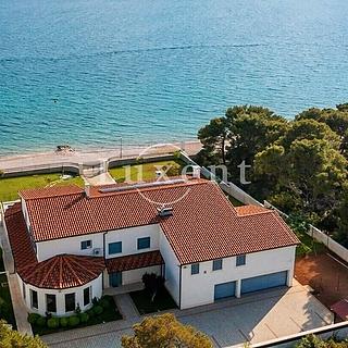 Prodej rodinného domu, 1005m&sup2;