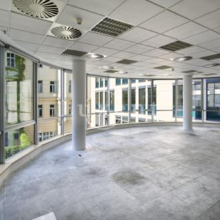 Pronájem kanceláře 662 m² Praha