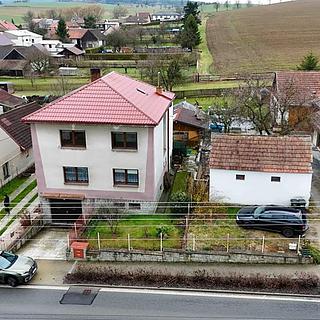 Prodej rodinného domu 240 m² Hodice