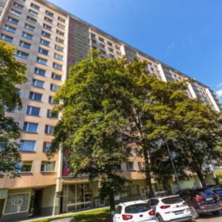 Prodej bytu 3+1 65 m² Praha Kobylisy, Chabařovická