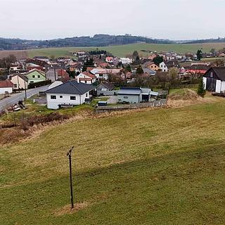 Prodej komerčního pozemku 2 000 m² Hodice