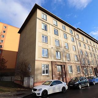 Prodej bytu 2+1 56 m² Karlovy Vary Rybáře, Majakovského